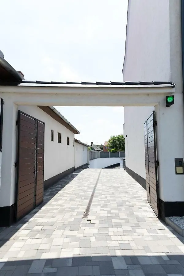 Art Apartments Hajduszoboszlo 0*,